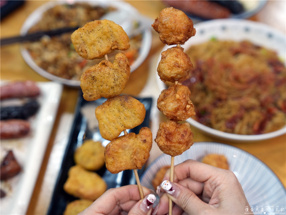 【苗栗市美食】『麒哥燒烤』串烤、炸物、炒飯全都有!火旁人市集的唯一燒烤宵夜場美食! @傻蛋夫妻生活札記 【苗栗市美食】『麒哥燒烤』串烤、炸物、炒飯全都有!火旁人市集的唯一燒烤宵夜場美食! @傻蛋夫妻生活札記
