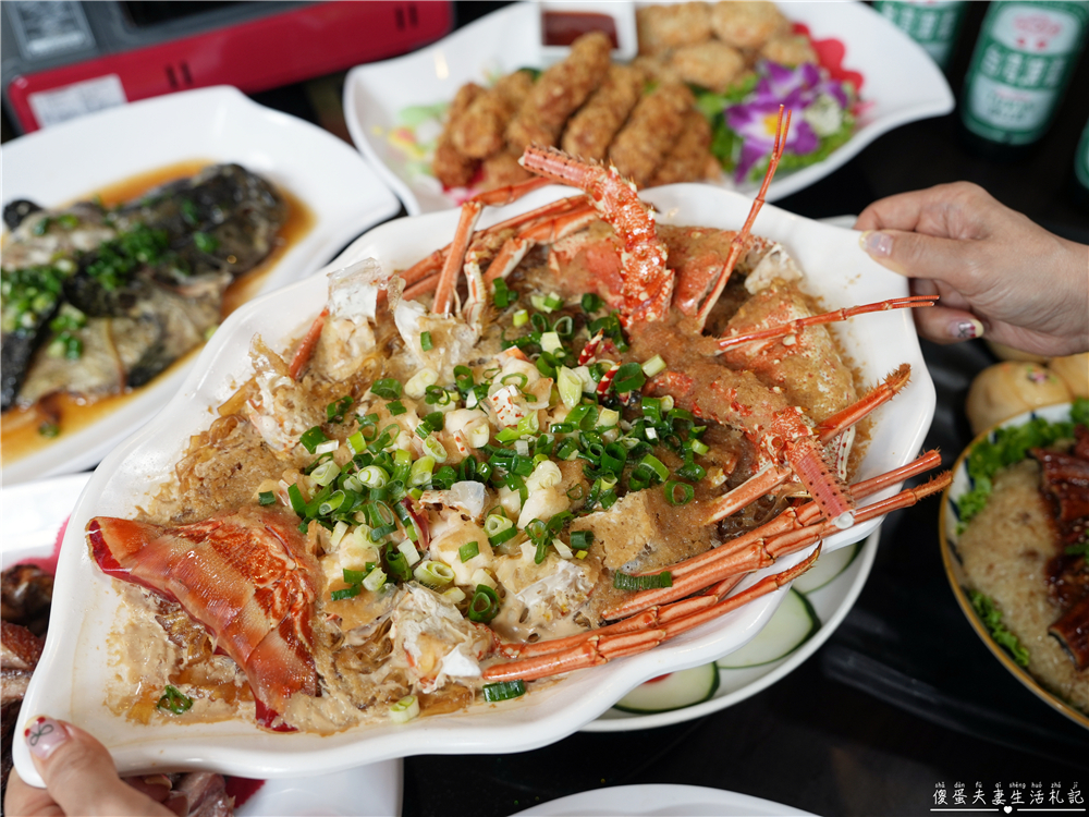 【苗栗竹南美食】『東棧時光』2026年母親節合菜溫馨登場！竹南在地的熱炒餐酒館~ @傻蛋夫妻生活札記