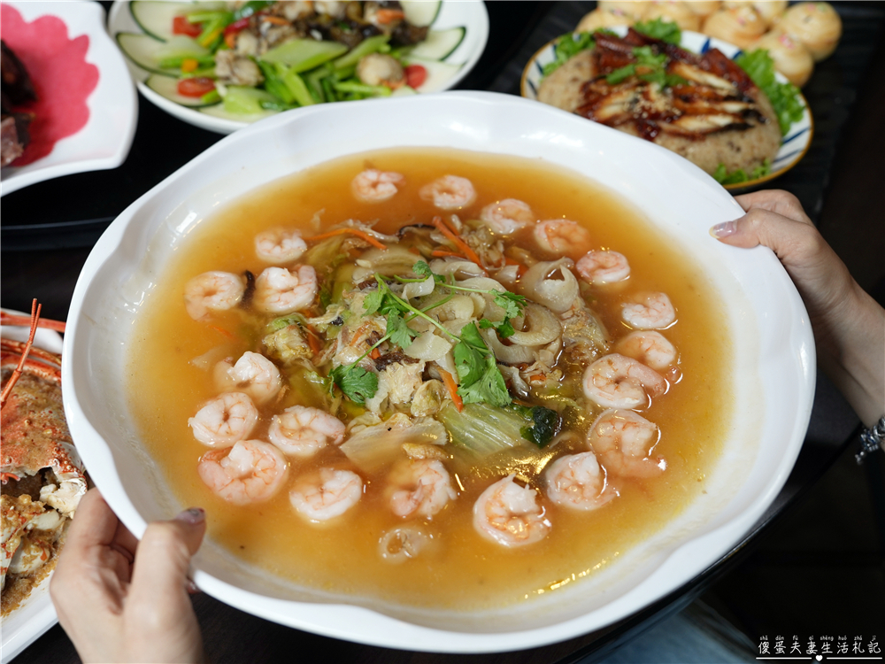 【苗栗竹南美食】『東棧時光』2026年母親節合菜溫馨登場！竹南在地的熱炒餐酒館~ @傻蛋夫妻生活札記