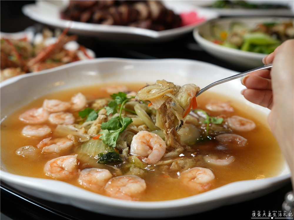 【苗栗竹南美食】『東棧時光』2026年母親節合菜溫馨登場！竹南在地的熱炒餐酒館~ @傻蛋夫妻生活札記