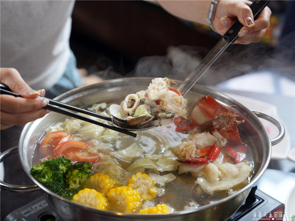 【苗栗竹南美食】『東棧時光』2026年母親節合菜溫馨登場!竹南在地的熱炒餐酒館~ @傻蛋夫妻生活札記 【苗栗竹南美食】『東棧時光』2026年母親節合菜溫馨登場!竹南在地的熱炒餐酒館~ @傻蛋夫妻生活札記