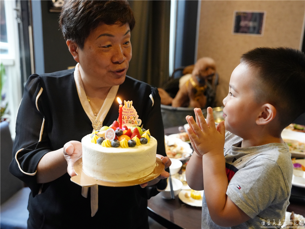 【苗栗竹南美食】『東棧時光』2026年母親節合菜溫馨登場！竹南在地的熱炒餐酒館~ @傻蛋夫妻生活札記