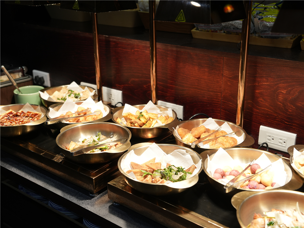 【苗栗頭份美食】『真涮吃到飽火鍋-頭份旗艦店』沒吃飽不准走！連肉品都是無限供應的超猛吃到飽火鍋！ @傻蛋夫妻生活札記