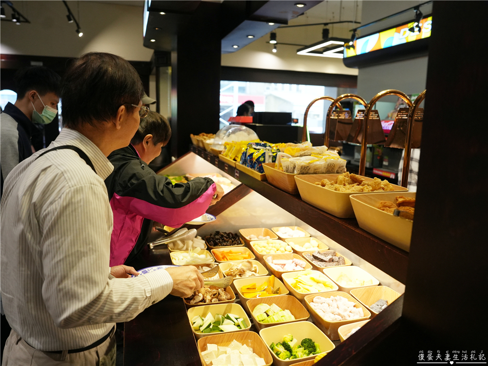 【苗栗頭份美食】『真涮吃到飽火鍋-頭份旗艦店』沒吃飽不准走!連肉品都是無限供應的超猛吃到飽火鍋! @傻蛋夫妻生活札記 【苗栗頭份美食】『真涮吃到飽火鍋-頭份旗艦店』沒吃飽不准走!連肉品都是無限供應的超猛吃到飽火鍋! @傻蛋夫妻生活札記