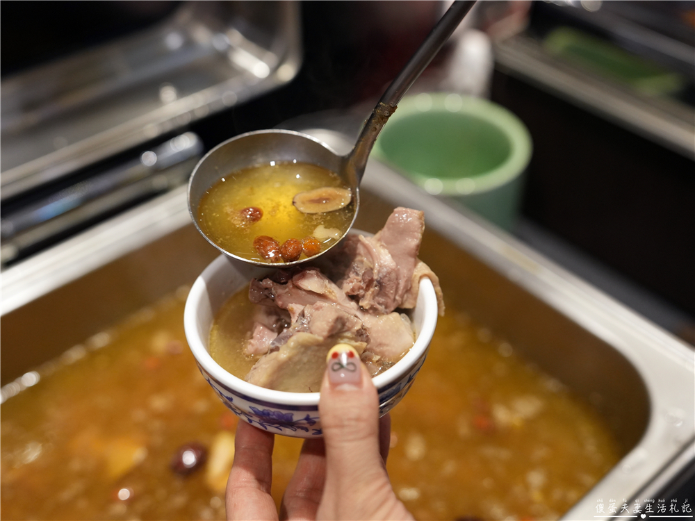 【苗栗頭份美食】『真涮吃到飽火鍋-頭份旗艦店』沒吃飽不准走!連肉品都是無限供應的超猛吃到飽火鍋! @傻蛋夫妻生活札記 【苗栗頭份美食】『真涮吃到飽火鍋-頭份旗艦店』沒吃飽不准走!連肉品都是無限供應的超猛吃到飽火鍋! @傻蛋夫妻生活札記