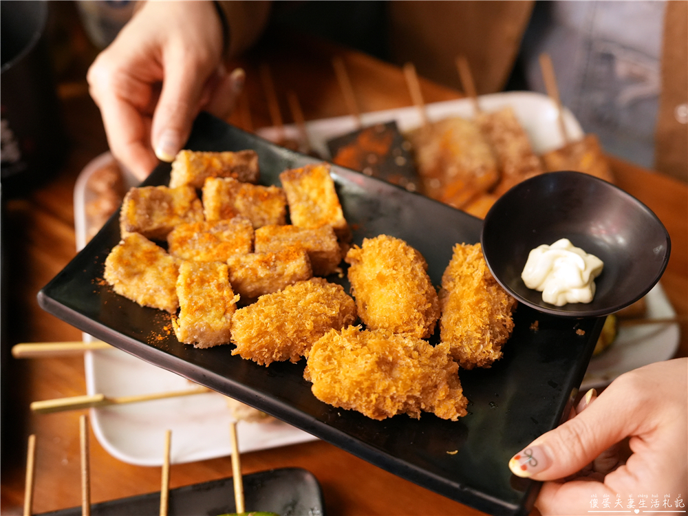 【台中豐原美食】『伙房燒烤-豐原旗艦店』大口撸串！營業到半夜的寵物友善燒烤店！ @傻蛋夫妻生活札記