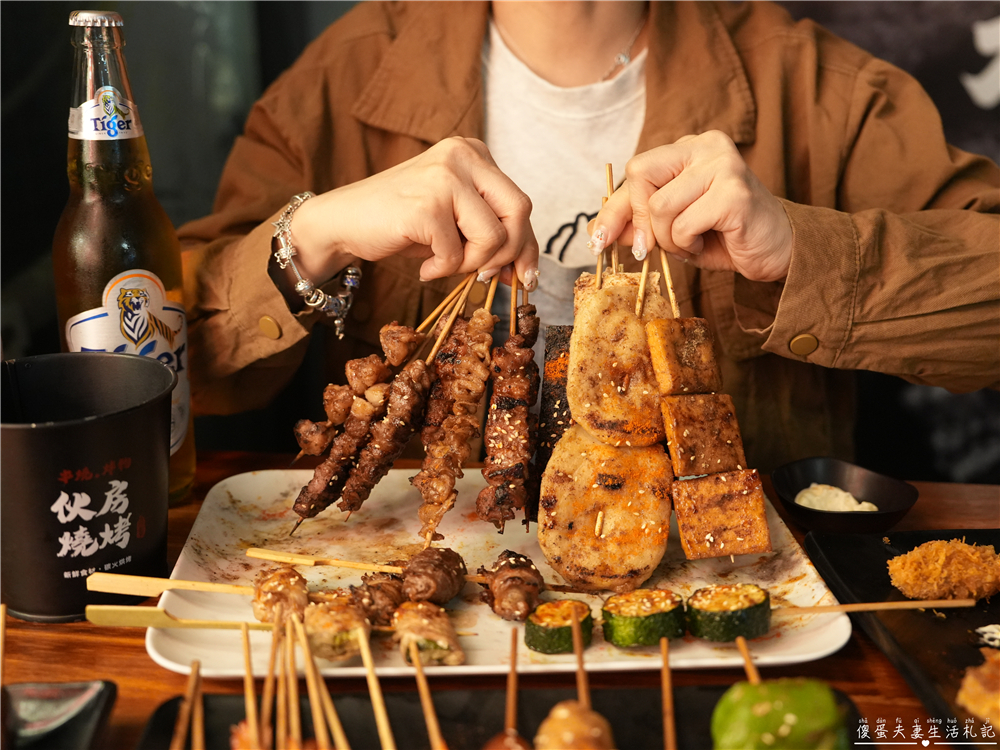 【台中豐原美食】『伙房燒烤-豐原旗艦店』大口撸串！營業到半夜的寵物友善燒烤店！ @傻蛋夫妻生活札記