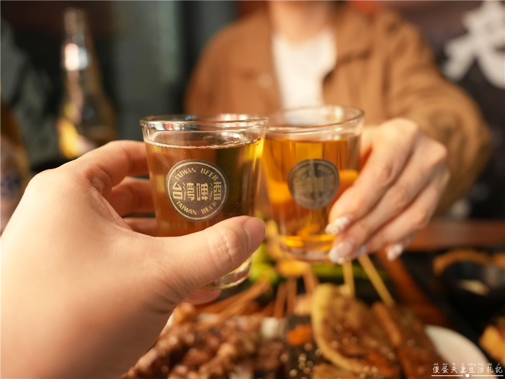 【台中豐原美食】『伙房燒烤-豐原旗艦店』大口撸串！營業到半夜的寵物友善燒烤店！ @傻蛋夫妻生活札記