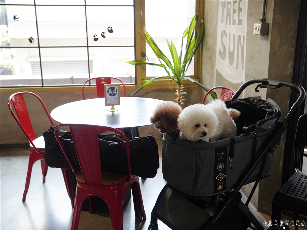 【台中西屯美食】『春三朝午』清爽登場!9oz萬牛犇騰一盆草vs燕麥優格碗!逢甲寵物友善早午餐推薦~ @傻蛋夫妻生活札記 【台中西屯美食】『春三朝午』清爽登場!9oz萬牛犇騰一盆草vs燕麥優格碗!逢甲寵物友善早午餐推薦~ @傻蛋夫妻生活札記