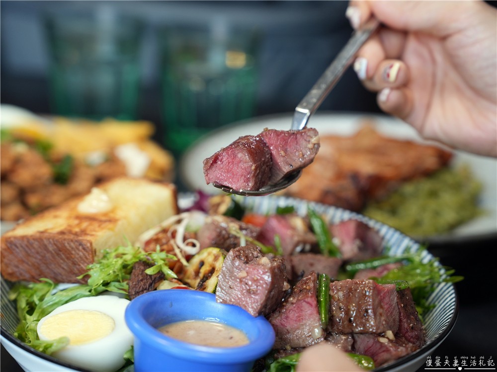 【台中西屯美食】『春三朝午』清爽登場!9oz萬牛犇騰一盆草vs燕麥優格碗!逢甲寵物友善早午餐推薦~ @傻蛋夫妻生活札記 【台中西屯美食】『春三朝午』清爽登場!9oz萬牛犇騰一盆草vs燕麥優格碗!逢甲寵物友善早午餐推薦~ @傻蛋夫妻生活札記