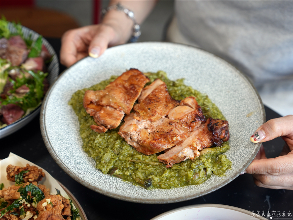 【台中西屯美食】『春三朝午』清爽登場！9oz萬牛犇騰一盆草vs燕麥優格碗！逢甲寵物友善早午餐推薦~ @傻蛋夫妻生活札記