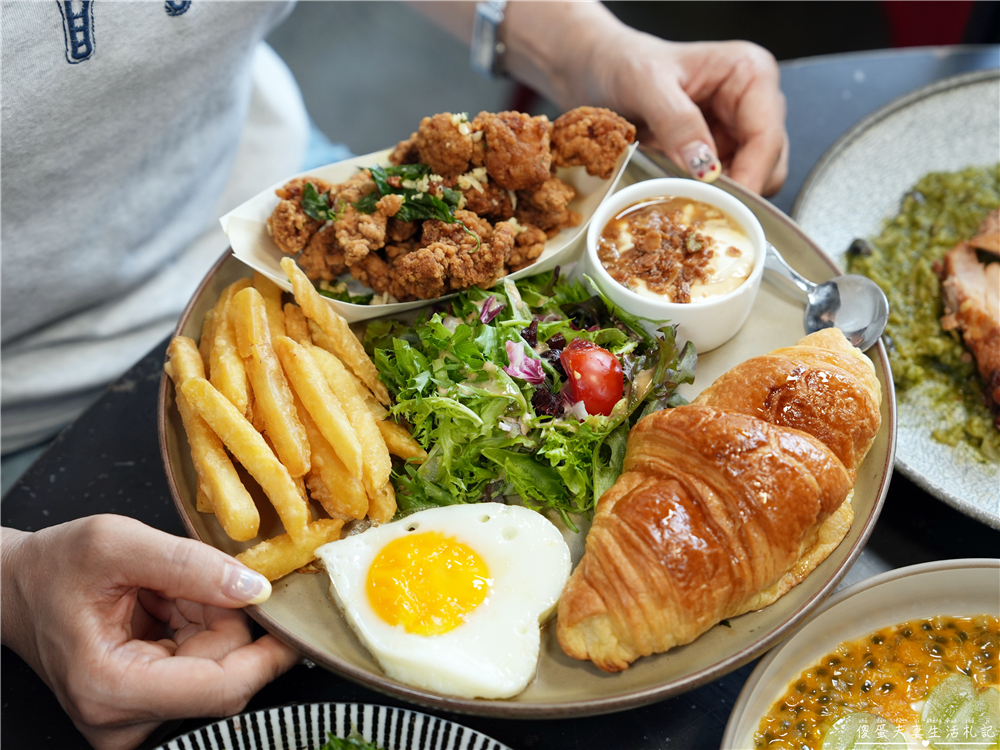 【台中西屯美食】『春三朝午』清爽登場！9oz萬牛犇騰一盆草vs燕麥優格碗！逢甲寵物友善早午餐推薦~ @傻蛋夫妻生活札記