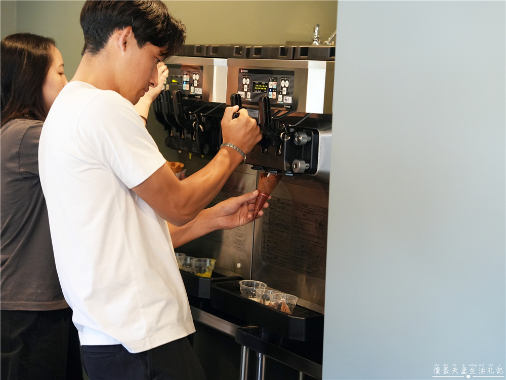 【日本大分美食】『MUGIKURA COFFEE HOUSE』由布院散步必訪咖啡店！CREMIA霜淇淋超驚艷~ @傻蛋夫妻生活札記