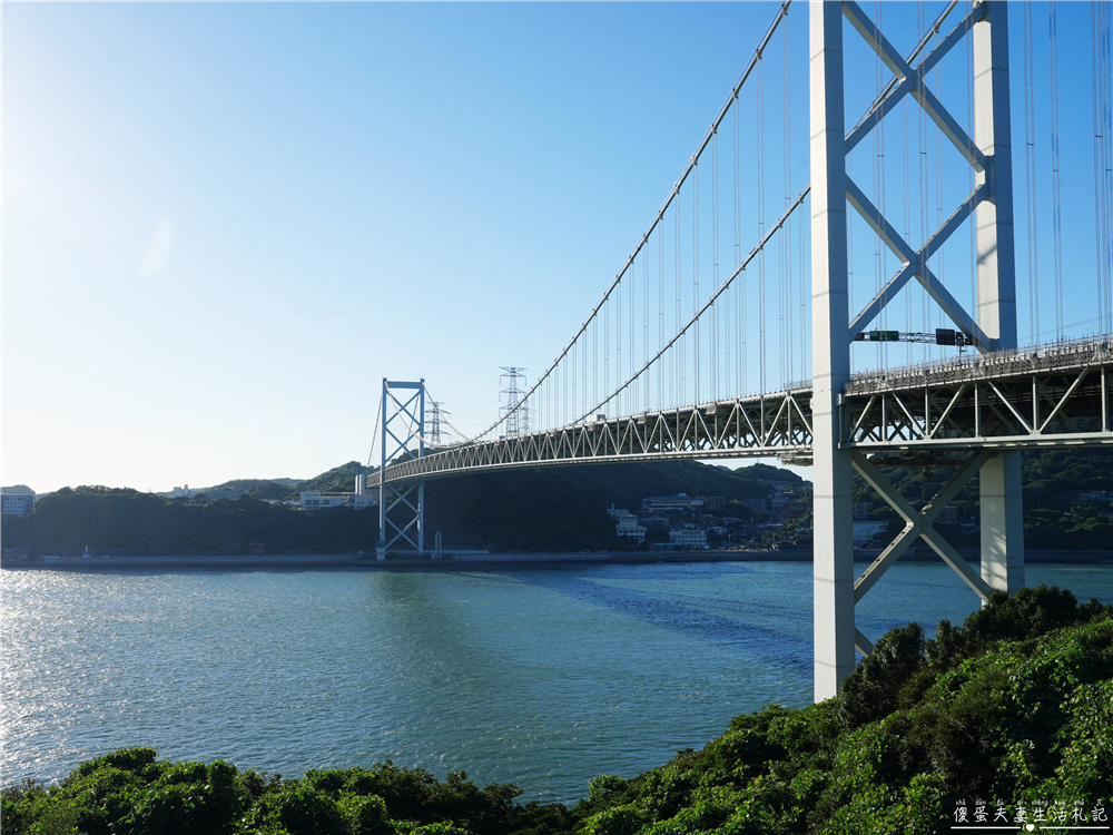 【日本福岡、山口景點】『關門橋』一橋兩景，跨越本州與九州的海上通道風景，走訪兩側休息站！ @傻蛋夫妻生活札記