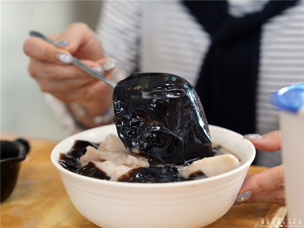 【台中北屯美食】『劉大爺-大坑總店』料多又大碗！大坑步道旁的手工豆花、黑糖刨冰、芋圓專賣~ @傻蛋夫妻生活札記
