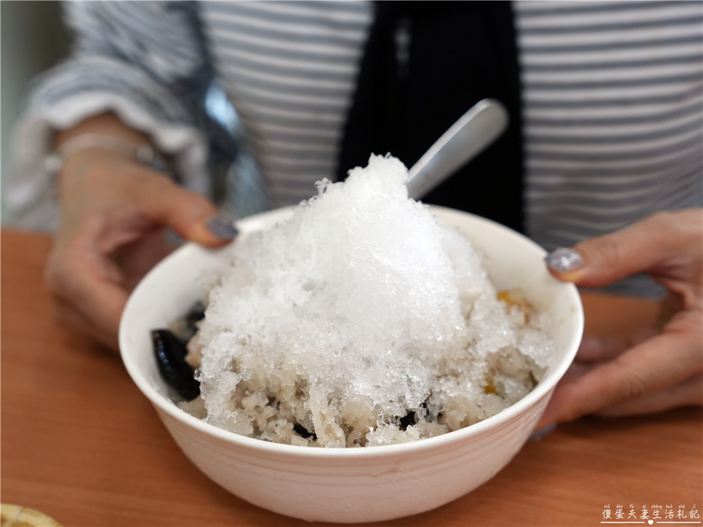 【台中北屯美食】『劉大爺-大坑總店』料多又大碗！大坑步道旁的手工豆花、黑糖刨冰、芋圓專賣~ @傻蛋夫妻生活札記