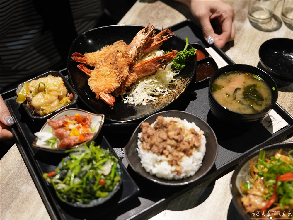 【台中北屯美食】『阿Q茶舍-東山店』24小時全天營業!台中在地的老字號、有包廂的宵夜、聊天餐廳~ @傻蛋夫妻生活札記 【台中北屯美食】『阿Q茶舍-東山店』24小時全天營業!台中在地的老字號、有包廂的宵夜、聊天餐廳~ @傻蛋夫妻生活札記