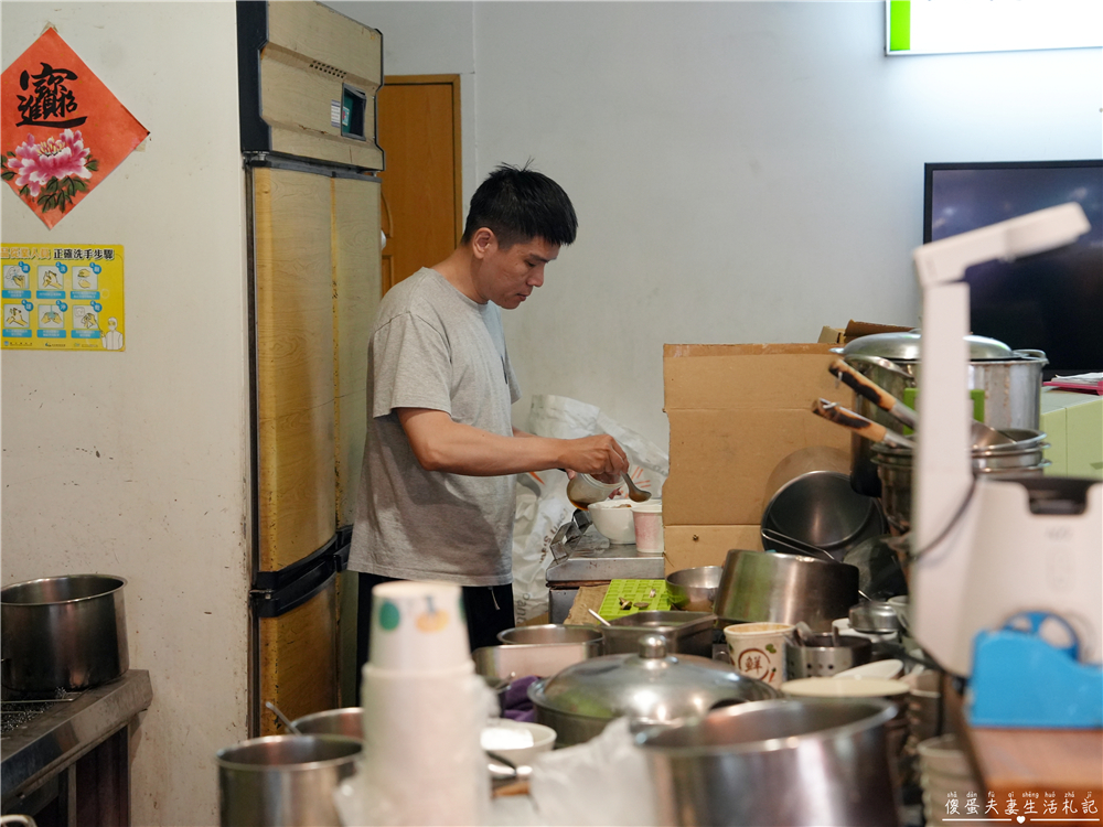 【台中南屯美食】『豆花達人』簡單涮嘴！台中低調的傳統豆花店專賣店~ @傻蛋夫妻生活札記