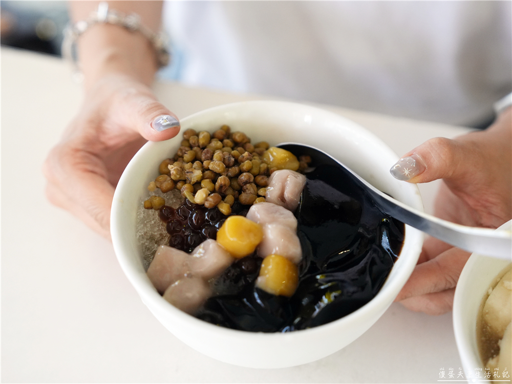 【台中南屯美食】『豆花達人』簡單涮嘴！台中低調的傳統豆花店專賣店~ @傻蛋夫妻生活札記
