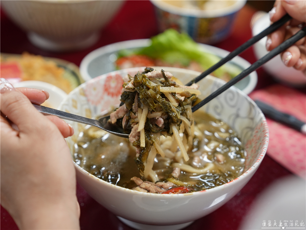 【台中南屯美食】『有春茶館-大墩店』超人氣古早味台式茶館！椒鹽燒肉、樹子蒸鮮魚、麵茶炸年糕通通必須點起來！ @傻蛋夫妻生活札記