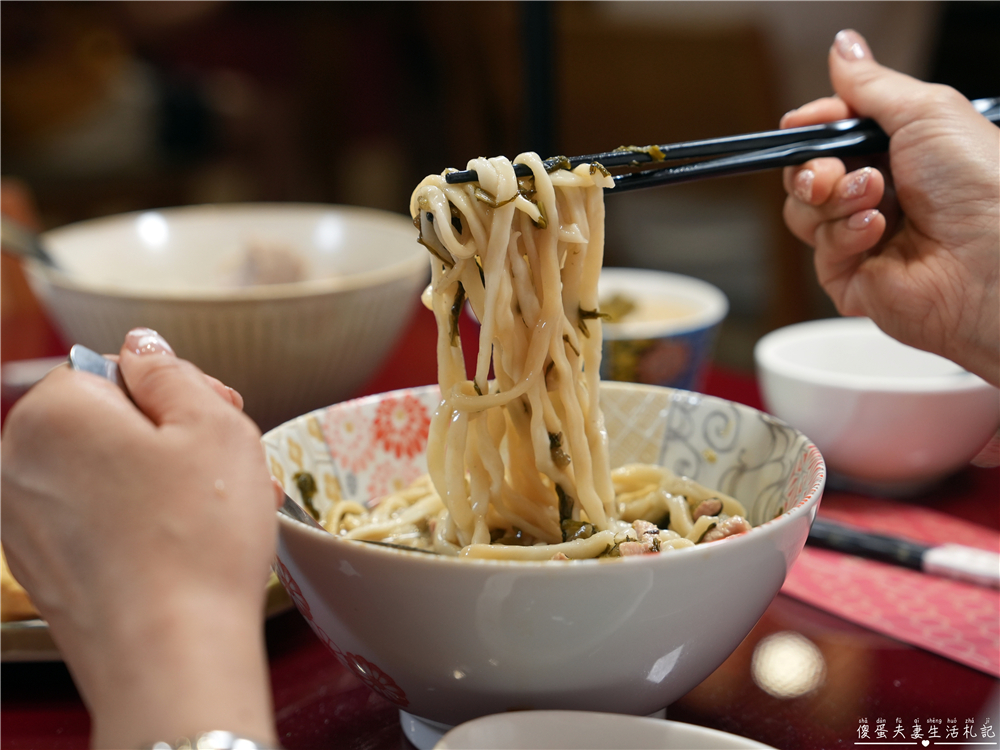 【台中南屯美食】『有春茶館-大墩店』超人氣古早味台式茶館!椒鹽燒肉、樹子蒸鮮魚、麵茶炸年糕通通必須點起來! @傻蛋夫妻生活札記 【台中南屯美食】『有春茶館-大墩店』超人氣古早味台式茶館!椒鹽燒肉、樹子蒸鮮魚、麵茶炸年糕通通必須點起來! @傻蛋夫妻生活札記