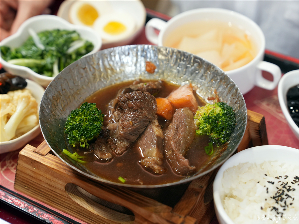 【台中南屯美食】『有春茶館-大墩店』超人氣古早味台式茶館！椒鹽燒肉、樹子蒸鮮魚、麵茶炸年糕通通必須點起來！ @傻蛋夫妻生活札記