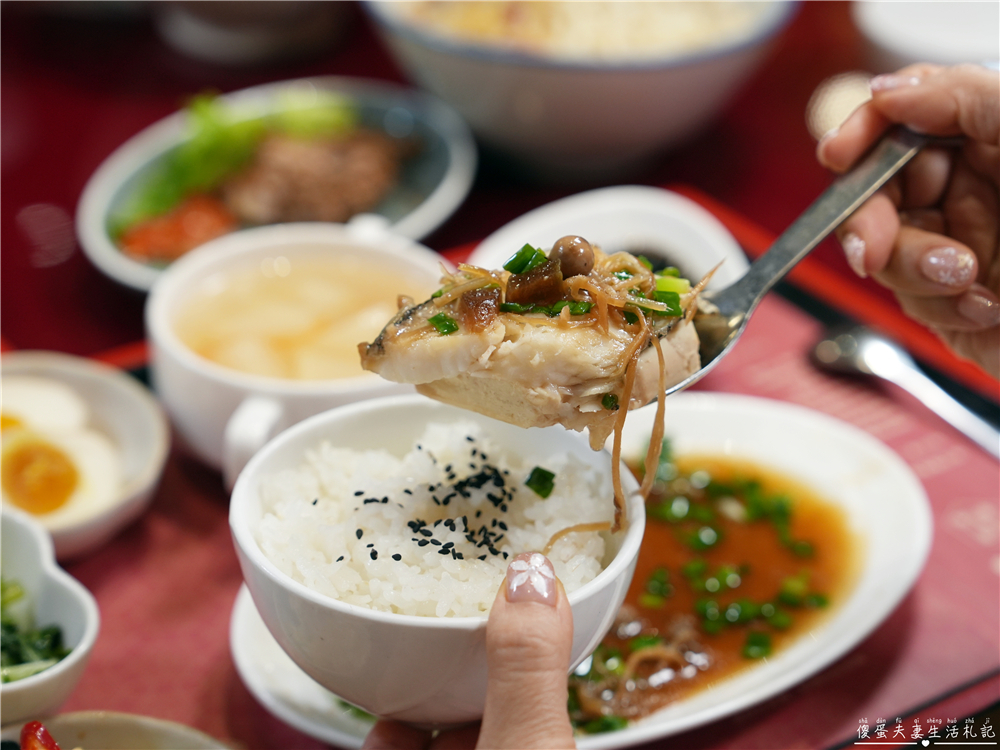 【台中南屯美食】『有春茶館-大墩店』超人氣古早味台式茶館！椒鹽燒肉、樹子蒸鮮魚、麵茶炸年糕通通必須點起來！ @傻蛋夫妻生活札記