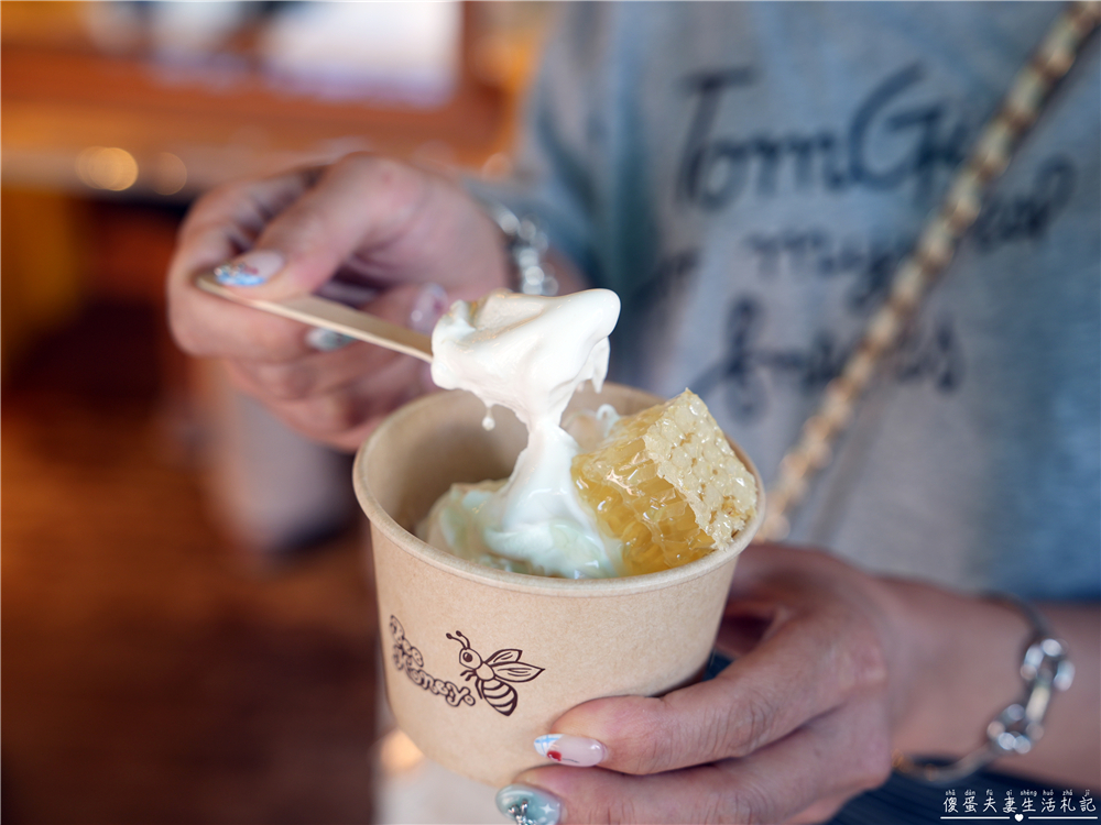【日本大分美食】『BeeHoney 湯布院店』由布院人氣甜點！金鱗湖旁的蜂蜜霜淇淋小店~ @傻蛋夫妻生活札記