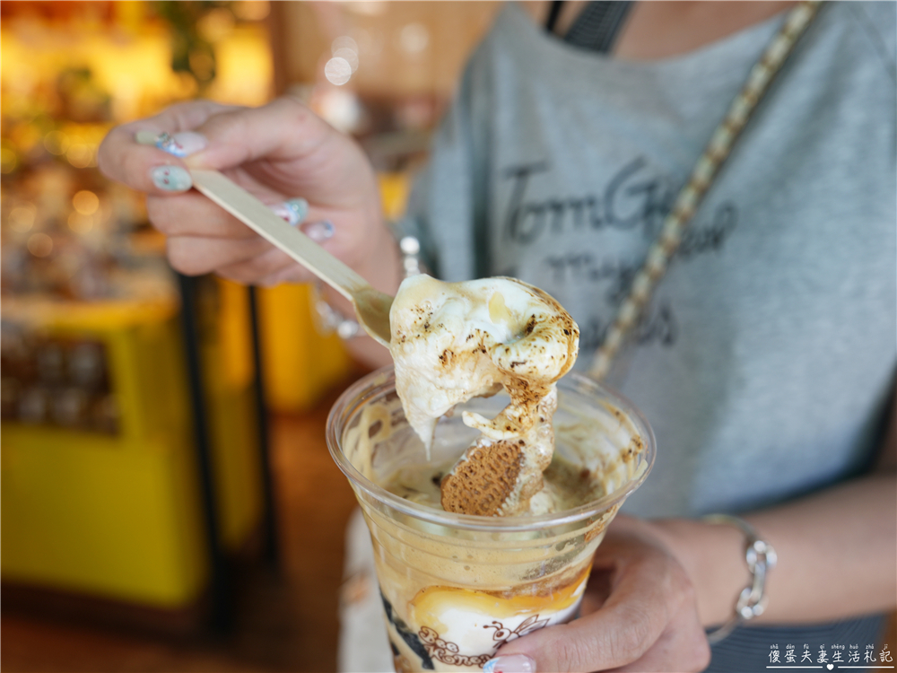 【日本大分美食】『BeeHoney 湯布院店』由布院人氣甜點！金鱗湖旁的蜂蜜霜淇淋小店~ @傻蛋夫妻生活札記