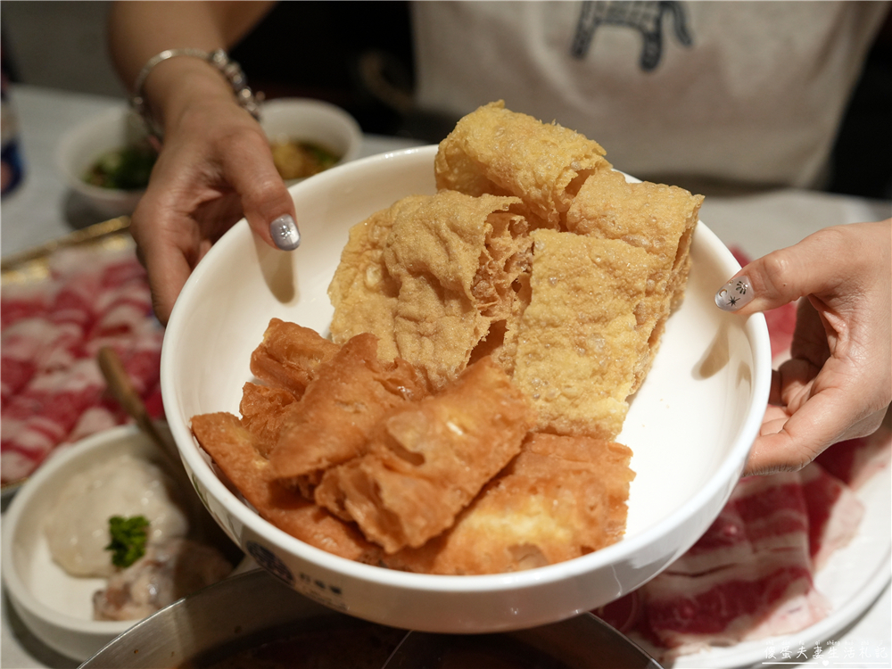 【高雄鳳山美食】『春囍打邊爐-文濱店』鍋物口味自由配！鳳山的親子、寵物友善質感火鍋！ @傻蛋夫妻生活札記
