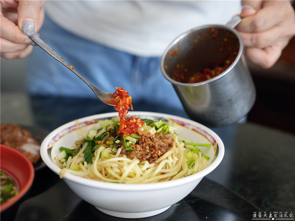 【苗栗後龍美食】『彭家滷肉飯』在地人氣小吃!滷肉飯、紅糟肉涮嘴必點! @傻蛋夫妻生活札記 【苗栗後龍美食】『彭家滷肉飯』在地人氣小吃!滷肉飯、紅糟肉涮嘴必點! @傻蛋夫妻生活札記