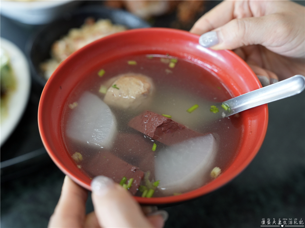 【苗栗後龍美食】『彭家滷肉飯』在地人氣小吃！滷肉飯、紅糟肉涮嘴必點！ @傻蛋夫妻生活札記