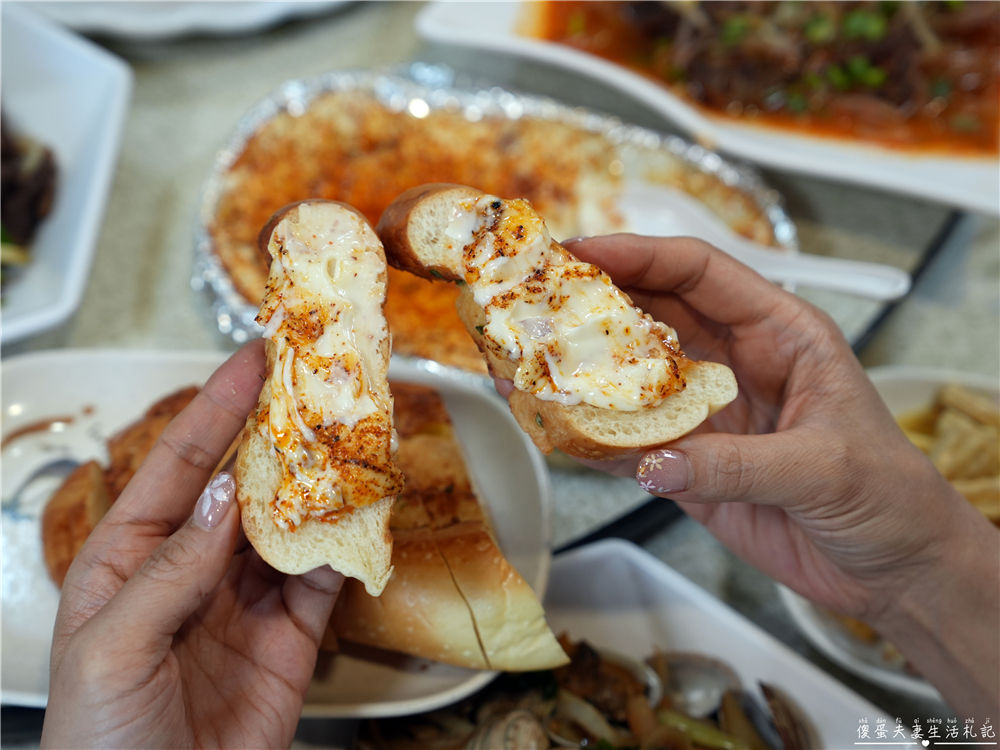 【苗栗頭份美食】『老家烤雞&養生雞湯-頭份信東店』每日限量招牌烤雞！熱炒、烤雞、雞湯一次滿足的聚餐餐廳！ @傻蛋夫妻生活札記