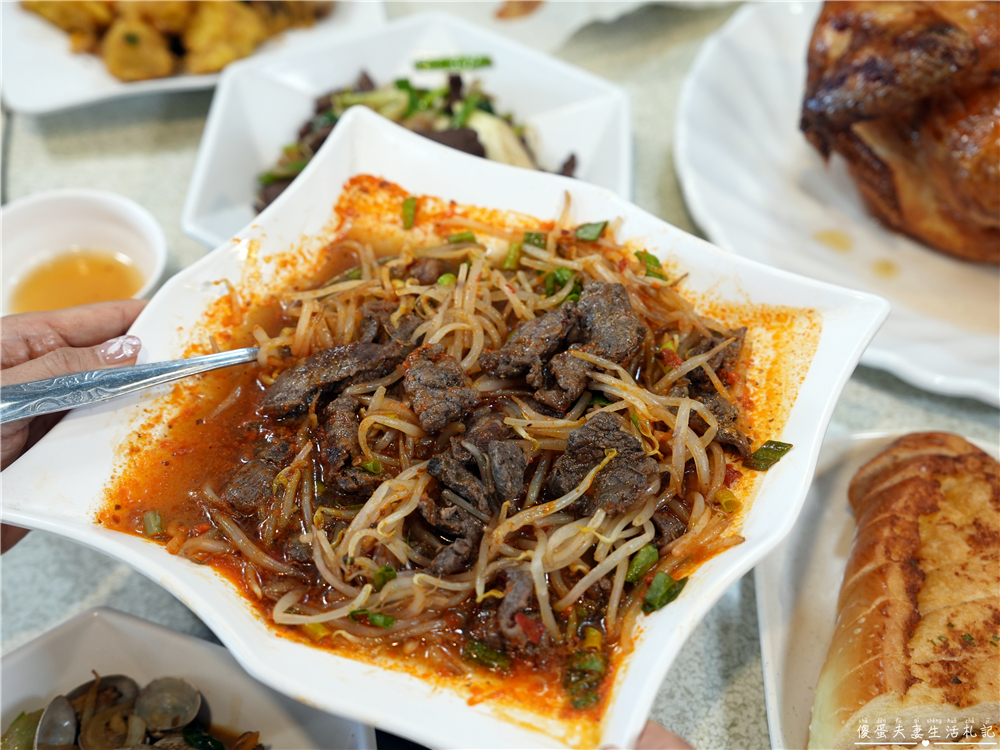 【苗栗頭份美食】『老家烤雞&養生雞湯-頭份信東店』每日限量招牌烤雞！熱炒、烤雞、雞湯一次滿足的聚餐餐廳！ @傻蛋夫妻生活札記
