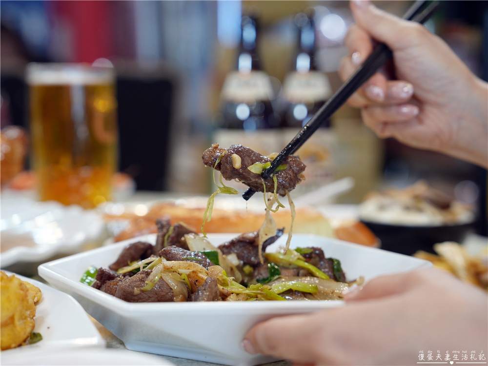 【苗栗頭份美食】『老家烤雞&養生雞湯-頭份信東店』每日限量招牌烤雞！熱炒、烤雞、雞湯一次滿足的聚餐餐廳！ @傻蛋夫妻生活札記