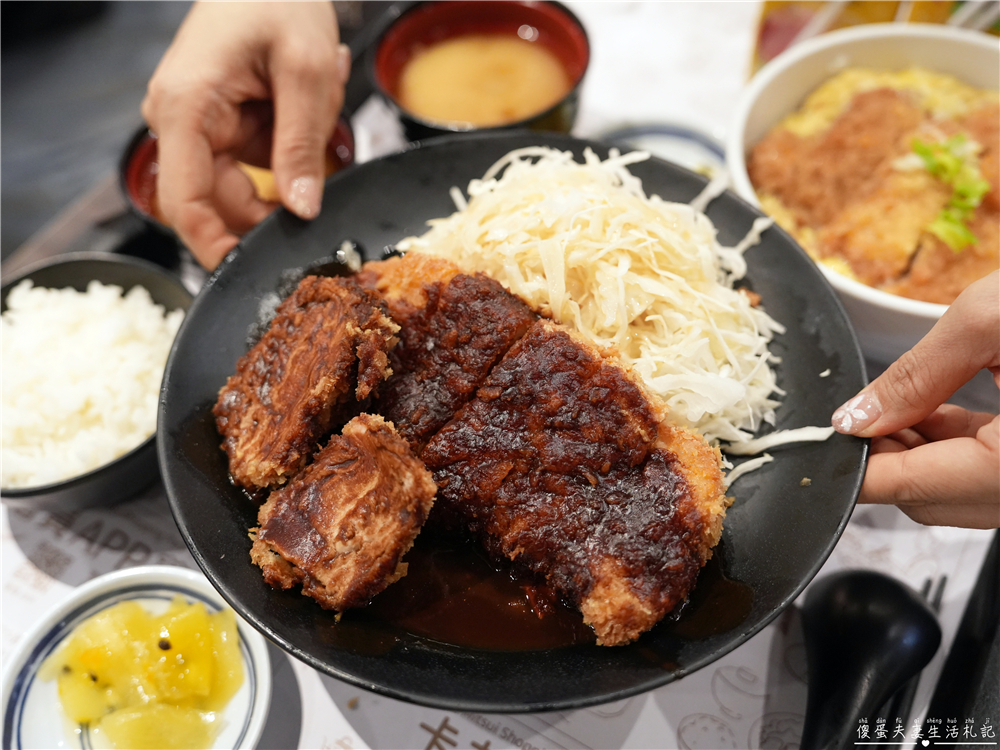 【台中東區美食】『矢場味噌豬排-台中LaLaport店』台中也吃得到名古屋80年老店!經典味噌豬排必須來一份~ @傻蛋夫妻生活札記 【台中東區美食】『矢場味噌豬排-台中LaLaport店』台中也吃得到名古屋80年老店!經典味噌豬排必須來一份~ @傻蛋夫妻生活札記