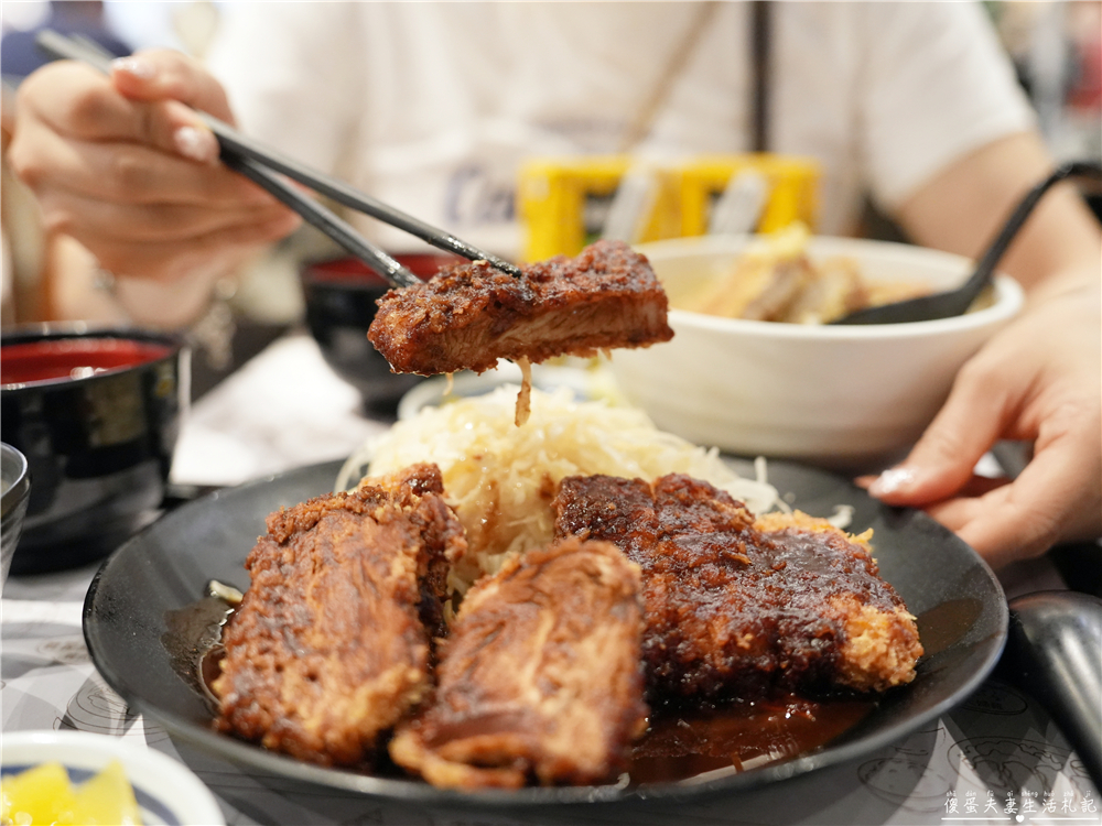 【台中東區美食】『矢場味噌豬排-台中LaLaport店』台中也吃得到名古屋80年老店!經典味噌豬排必須來一份~ @傻蛋夫妻生活札記 【台中東區美食】『矢場味噌豬排-台中LaLaport店』台中也吃得到名古屋80年老店!經典味噌豬排必須來一份~ @傻蛋夫妻生活札記