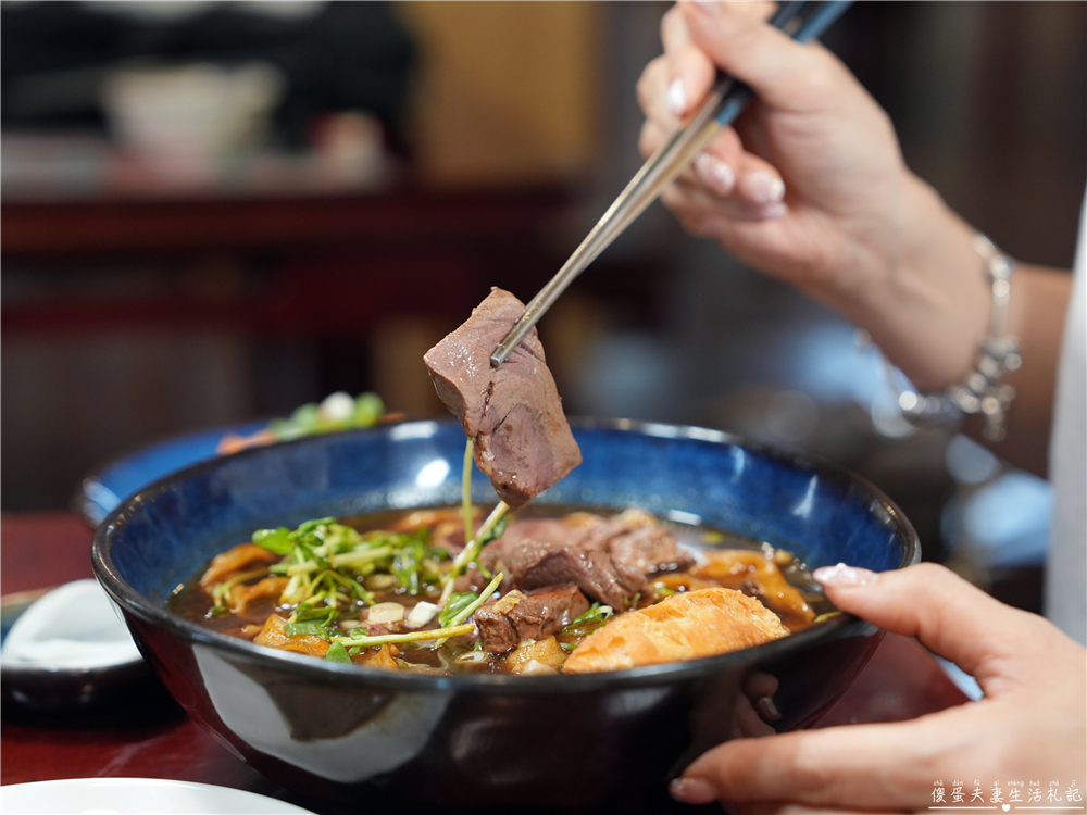 【苗栗大湖美食】『牛宮牛肉麵-苗栗大湖店』在地人氣牛肉麵！重機車友的苗栗山城私房名單！台三線跑山必吃｜72快速道路美食 @傻蛋夫妻生活札記