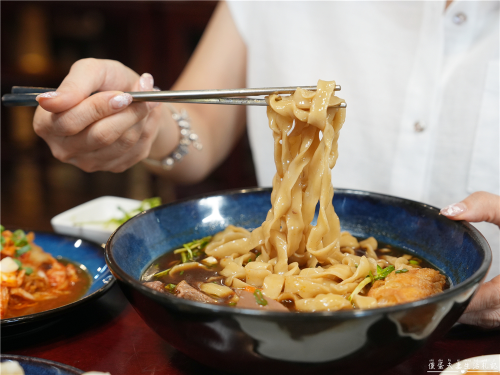 【苗栗大湖美食】『牛宮牛肉麵-苗栗大湖店』在地人氣牛肉麵！重機車友的苗栗山城私房名單！台三線跑山必吃｜72快速道路美食 @傻蛋夫妻生活札記