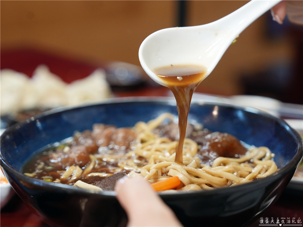 【苗栗大湖美食】『牛宮牛肉麵-苗栗大湖店』在地人氣牛肉麵！重機車友的苗栗山城私房名單！台三線跑山必吃｜72快速道路美食 @傻蛋夫妻生活札記