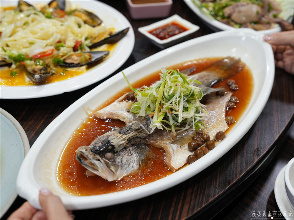 【苗栗後龍美食】『范頭家新港宴會廳』高鐵苗栗站旁超人氣客家餐廳！後龍一日遊必吃美食推薦！ @傻蛋夫妻生活札記