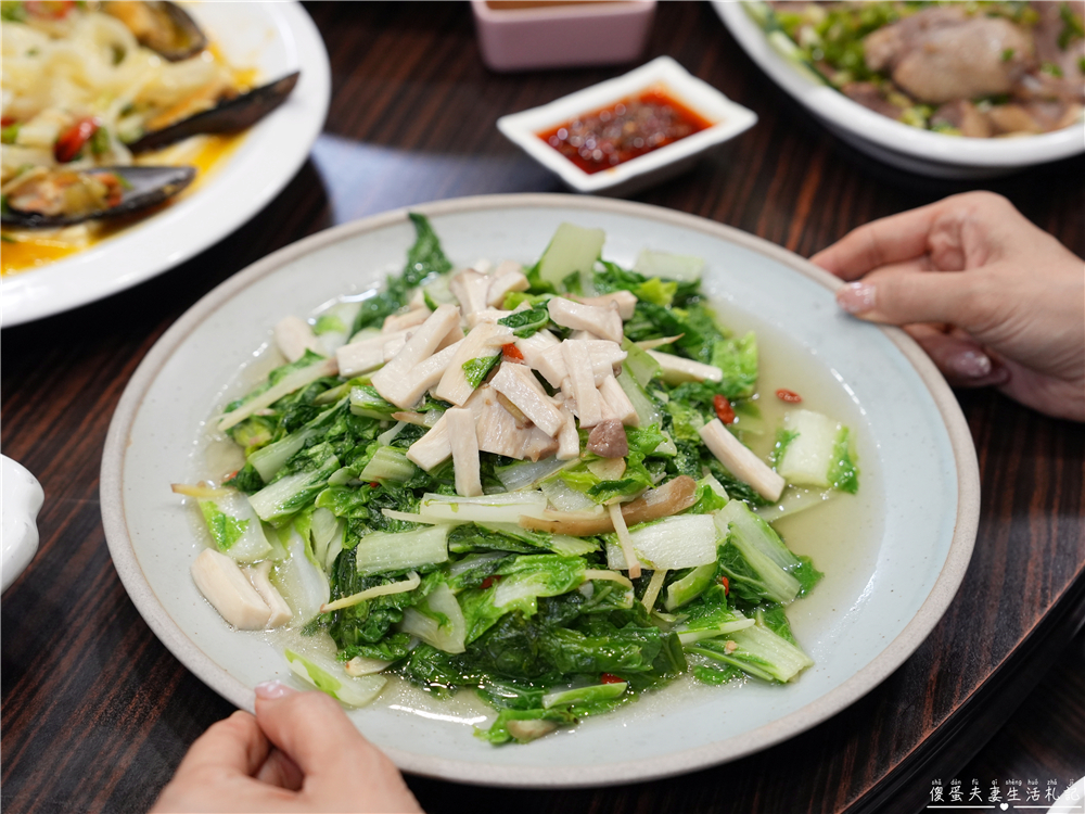 【苗栗後龍美食】『范頭家新港宴會廳』高鐵苗栗站旁超人氣客家餐廳！後龍一日遊必吃美食推薦！ @傻蛋夫妻生活札記