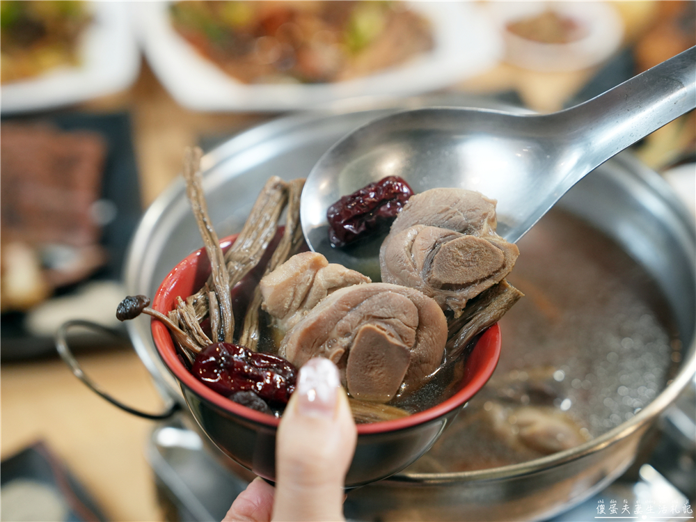 【苗栗竹南美食】『烤滿氛』熱炒、串烤一次滿足！下班聚餐宵夜新選擇！ @傻蛋夫妻生活札記