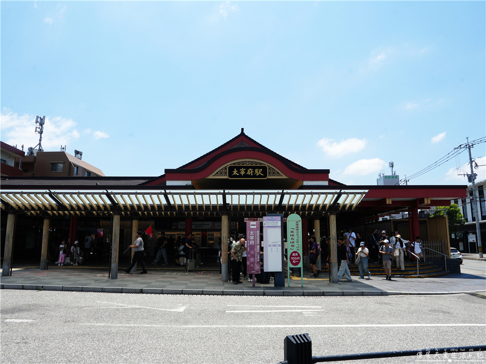 【日本福岡景點】『太宰府天滿宮』一路吃進天滿宮!表參道美食、御神牛與水占卜一次收集! @傻蛋夫妻生活札記 【日本福岡景點】『太宰府天滿宮』一路吃進天滿宮!表參道美食、御神牛與水占卜一次收集! @傻蛋夫妻生活札記