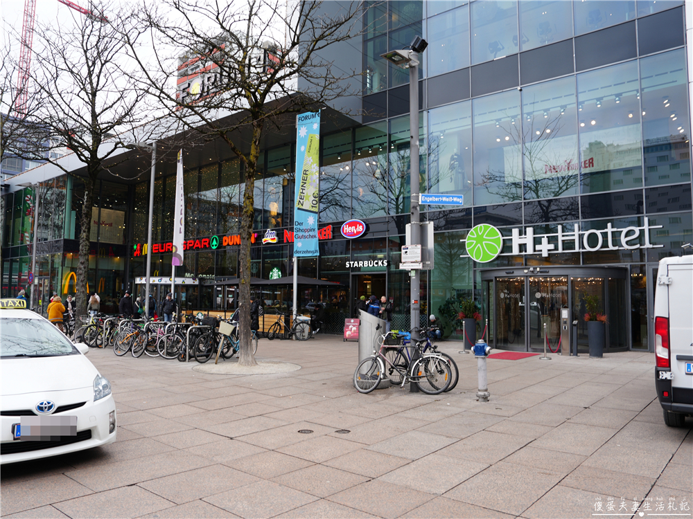 【奧地利薩爾茲堡住宿】『H+ Hotel Salzburg』開箱！薩爾茲堡中央車站旁，交通便利、生活機能超方便，高CP值四星級住宿~ @傻蛋夫妻生活札記