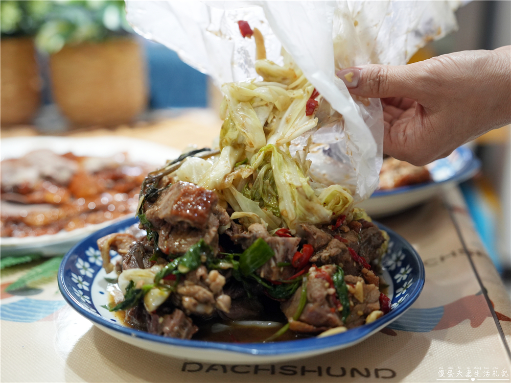 【桃園平鎮美食】『鼎泰香台式烤鴨』份量十足一鴨二吃!鮮嫩多汁的平鎮超人氣烤鴨! @傻蛋夫妻生活札記 【桃園平鎮美食】『鼎泰香台式烤鴨』份量十足一鴨二吃!鮮嫩多汁的平鎮超人氣烤鴨! @傻蛋夫妻生活札記