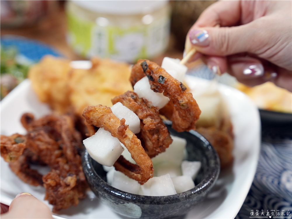 【宅配美食】『協發行泡菜』金門人氣團購美食！月銷超過10萬瓶，催淚皮蛋拌醬、開燻蒜苗鴨一次滿足！ @傻蛋夫妻生活札記