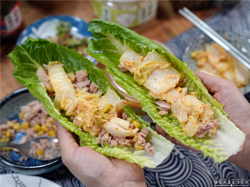 【宅配美食】『協發行泡菜』金門人氣團購美食！月銷超過10萬瓶，催淚皮蛋拌醬、開燻蒜苗鴨一次滿足！ @傻蛋夫妻生活札記