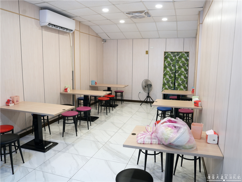 【苗栗市美食】『一二三明治』南苗市場周邊人氣早餐!芋泥肉鬆吐司、法法拉、美式漢堡都值得一試! @傻蛋夫妻生活札記 【苗栗市美食】『一二三明治』南苗市場周邊人氣早餐!芋泥肉鬆吐司、法法拉、美式漢堡都值得一試! @傻蛋夫妻生活札記