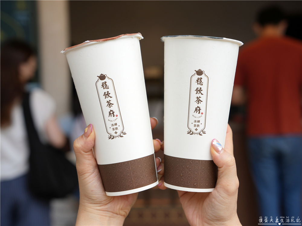 【苗栗頭份美食】『穩飲茶府-頭份尚順府』Threads上爆紅冰磚茶飲！無咖啡因蕎麥系列閃亮登場！ @傻蛋夫妻生活札記